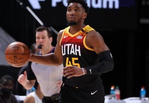 WTA500查尔斯顿站赛程：郑钦文明早6点迎战萨卡里 张帅一日双赛.