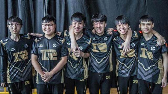 外界对她的 外界对她的